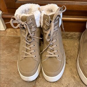 Women's Stylish Tan High-Top Sneakers